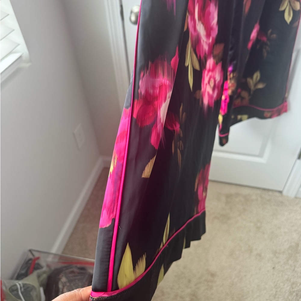 Torrid Wide Leg Satin High Rise Pant 4 NWT - Picture 5 of 7